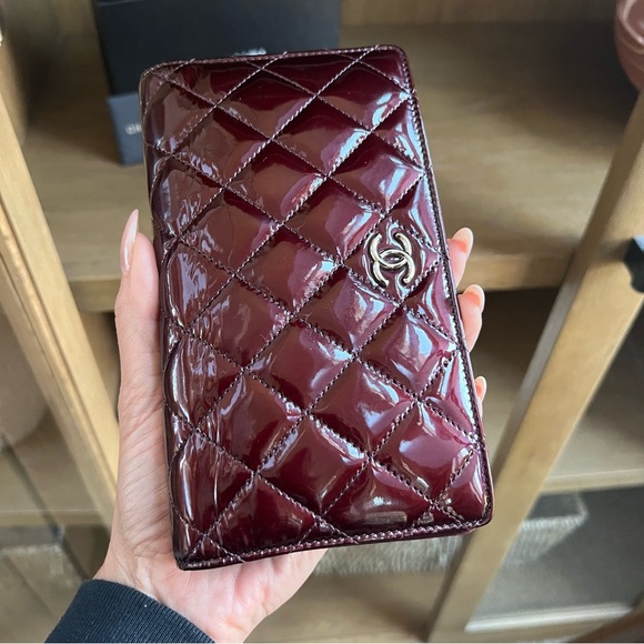 ✨RARE✨Chanel Burgundy Quilted Patent Leather Brilliant Wallet - FULL SET - Picture 4 of 14